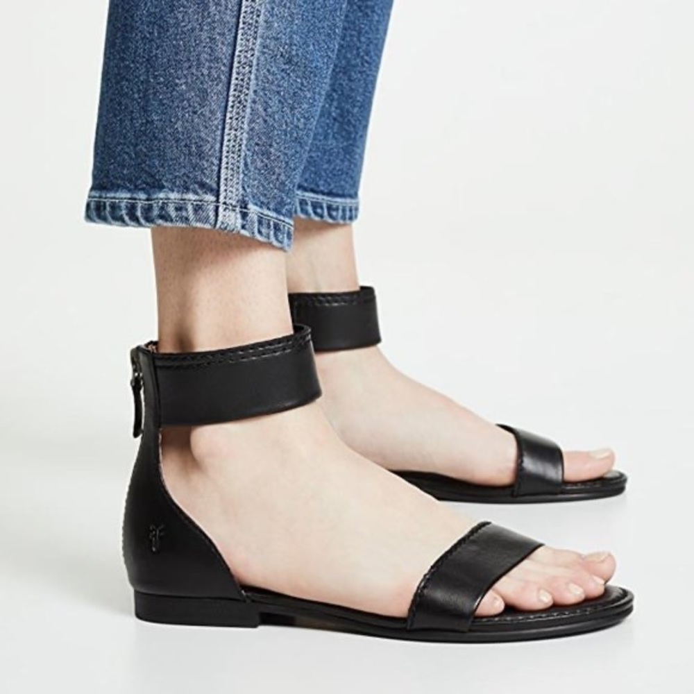 Frye carson sandals- black (BRAND NEW IN BOX)
